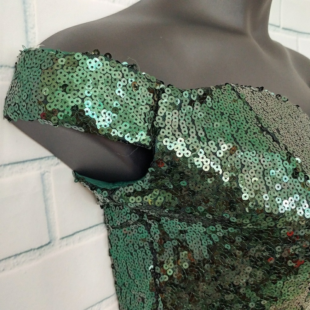 Windsor Sparkling Green Sequin Dress - Size 9 - Picture 5 of 7